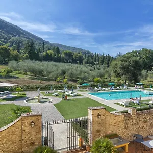 https://villa-cheli.it-tuscanyhotel.com